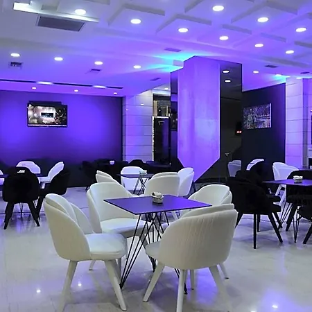 Отель Comfort Center Тирана