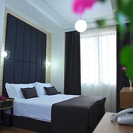 Comfort Center 2* Tirana