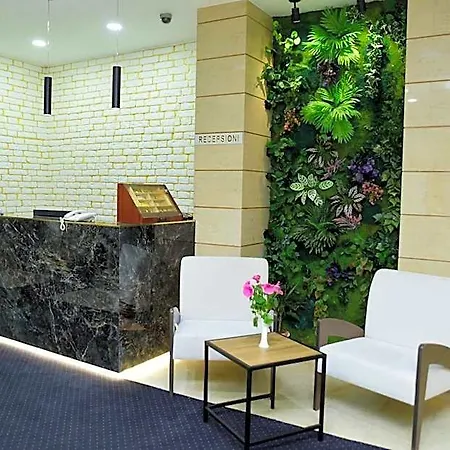 Comfort Center Hotel 2*